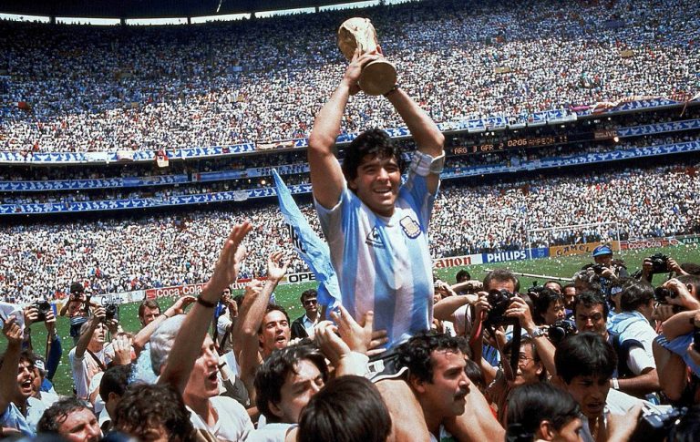 SELEÇÕES MUNDIAIS. BRASIL. ROMÁRIO. ARGENTINA. MARADONA.