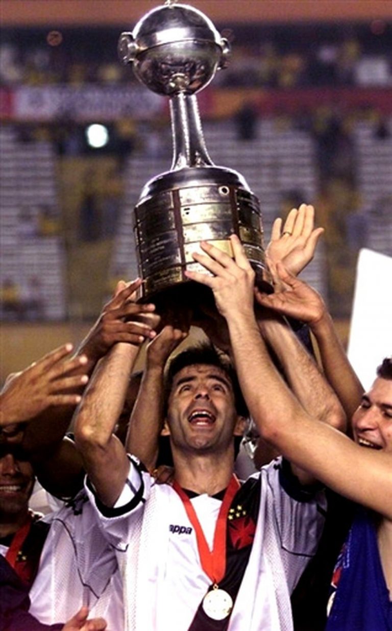 VASCO-RJ. BRASIL. BARCELONA DE GUAYAQUIL. EQUADOR. CRUZEIRO-MG. BRASIL. SPORTING CRISTAL. PERU. INTERNACIONAL-RS. SÃO PAULO-SP. CORINTHIANS-SP. BRASIL. CHELSEA. INGLATERRA. SÃO PAULO-SP. BRASIL. LIVERPOOL. INGLATERRA. VITÓRIA-BA. VASCO-RJ. NÁUTICO-PE. ITUANO-SP.