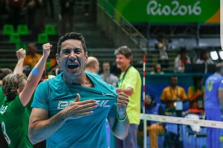VÔLEI SENTADO. PARALÍMPICO.