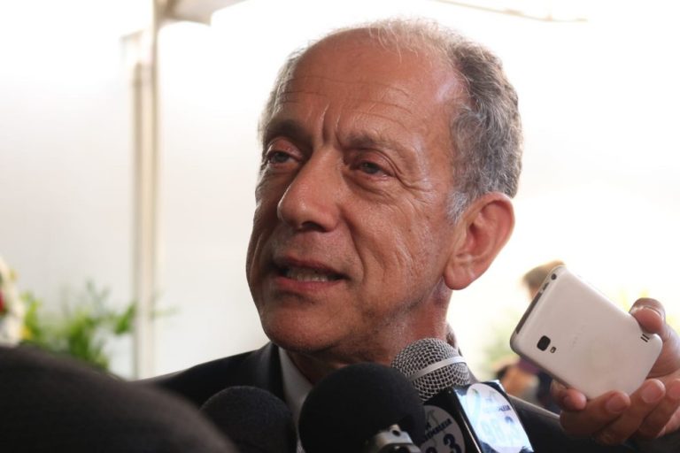 CONFEDERAÇÃO BRASILEIRA DE FUTEBOL. CBF. TERCEIRA E QUARTA DIVISÃO.