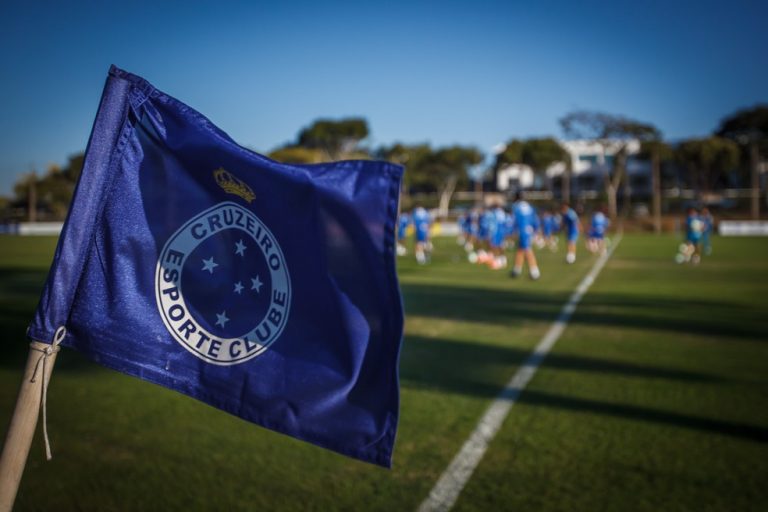 CRUZEIRO. SITUAÇÃO DELICADA.
