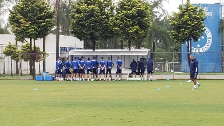 CRUZEIRO-MG. SALÁRIOS.