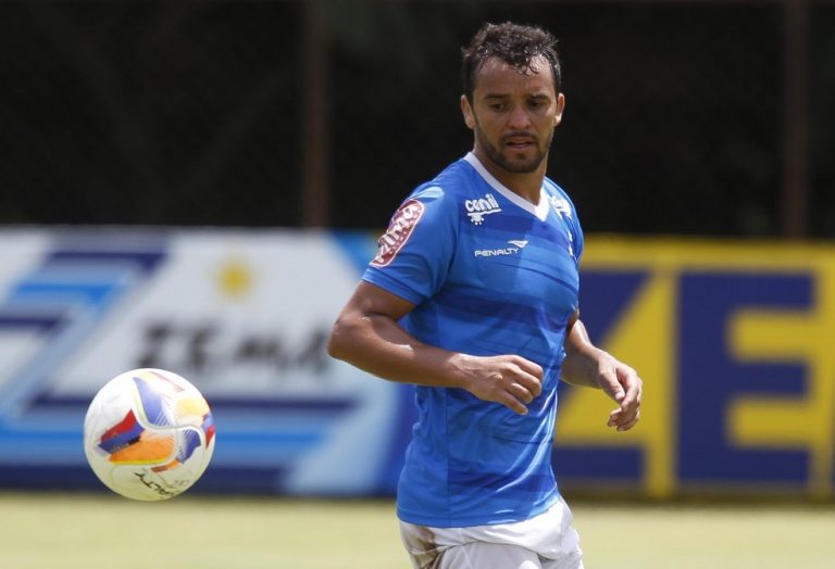CRUZEIRO-MG. DÍVIDA. VOLANTE CHARLES.