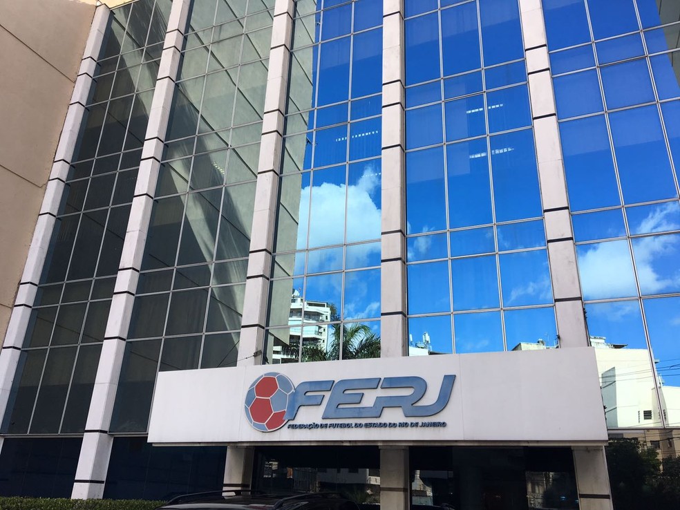 CAMPEONATO CARIOCA DE FUTEBOL. FEDERAÇÃO DE FUTEBOL DO ESTADO DO RIO DE JANEIRO. FERJ. ADIADO.