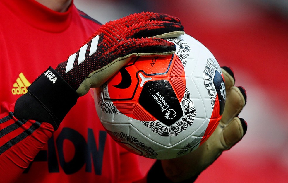 AMISTOSO. ANTES DA VOLTA DA PREMIER LEAGUE.