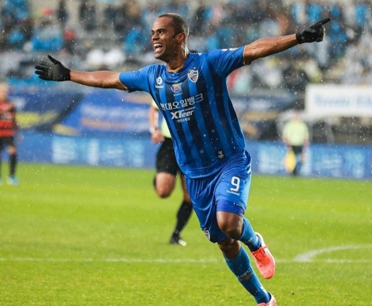 FUTEBOL COREANO. JÚNIOR NEGRÃO.
