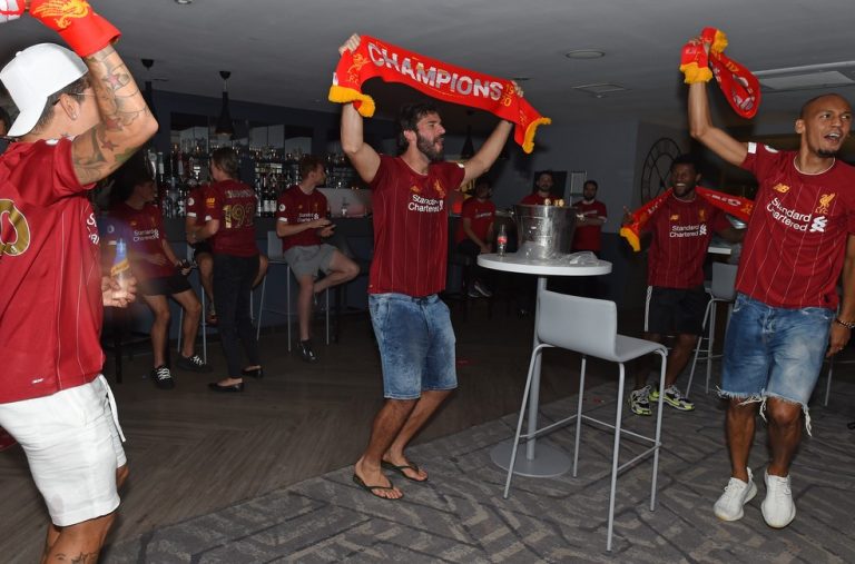 BRASILEIROS. CAMPEÕES NA EUROPA.