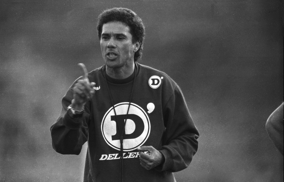1990. FATOS.