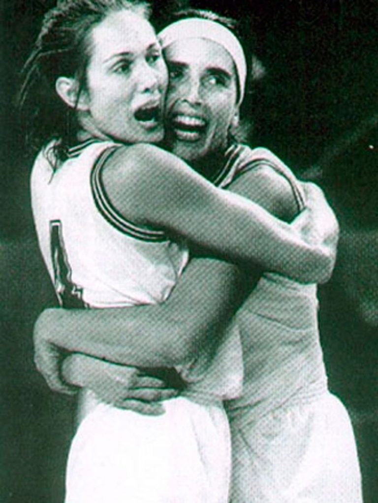PAULA. HORTÊNCIA. BASQUETE. CONQUISTA. 26 ANOS.
