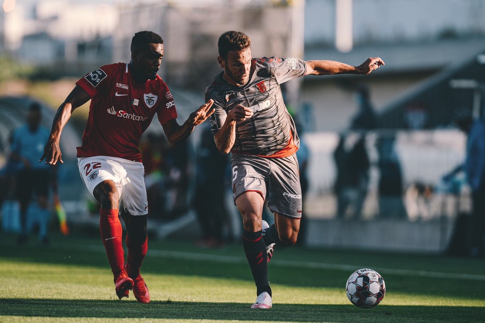 CAMPEONATO PORTUGUÊS. SANTA CLARA. BELENSENSES. DESPORTIVOS DAS AVES. PORTO. SPORTING. BENFICA.