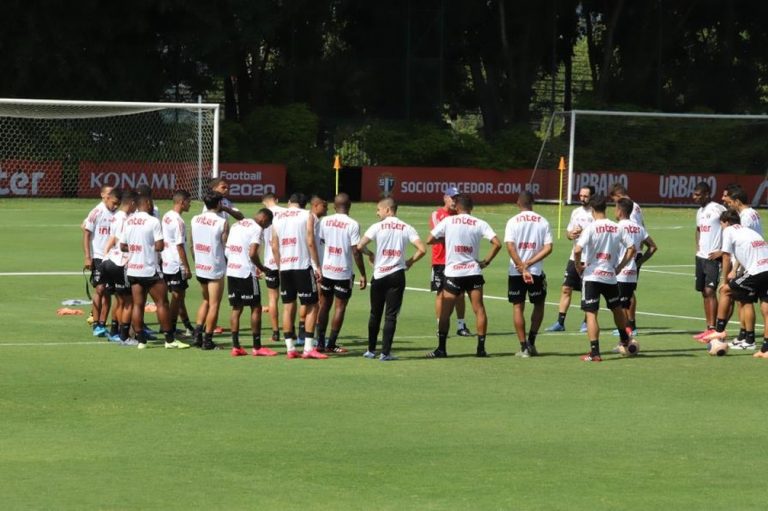 SÃO PAULO-SP. JOGADORES. SALÁRIOS.