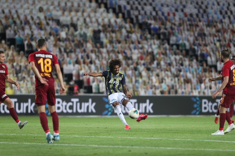 CAMPEONATO TURCO. FENERBAHÇE;