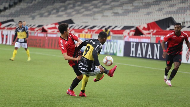 CAMPEONATO PARANAENSE DE 2020. SEMIFINAL. JOGO DE IDA. ATHLETICO-PR. FUTEBOL CLUBE CASCAVEL-PR.