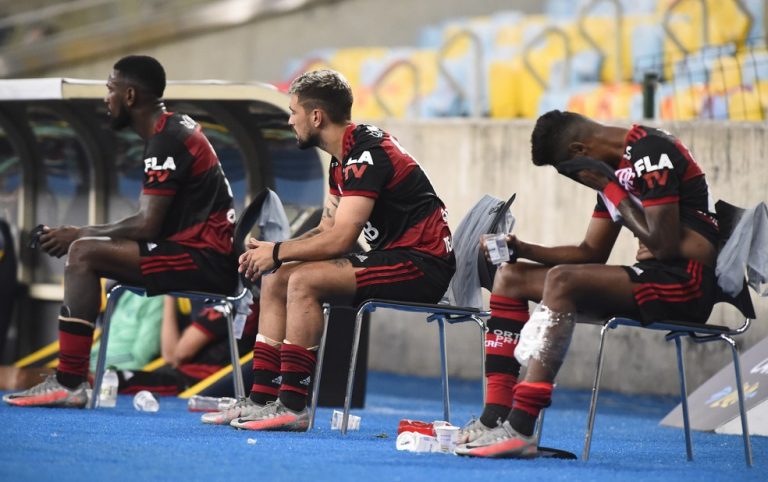 BRUNO HENRIQUE. POUPADO.