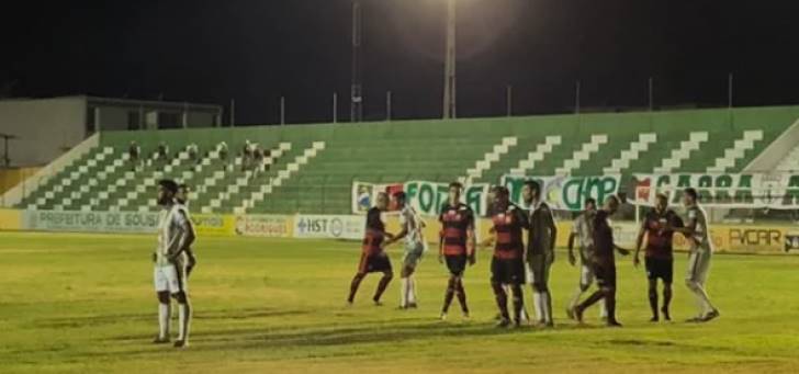 CAMPEONATO PARAIBANO. JOGO DE IDAD. SEMIFINAL. SOUSA-PB. CAMPINENSE-PB.