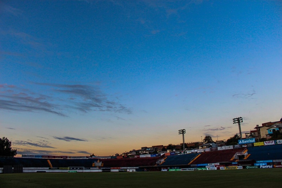 CAMPEONATO GAÚCHO. GRÊMIO-RS. INTERNACIONAL-RS. CAXIAS-RS.