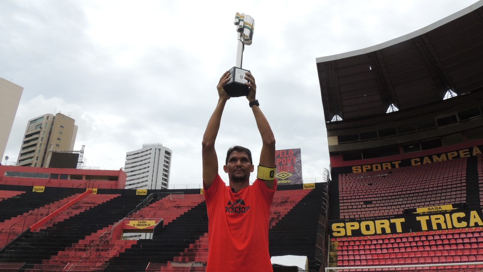 DURVAL. 40 ANOS. SPORT-PE. SANTOS-SP. TAÇA LIBERTADORES DA AMÉRICA. COPA DO BRASIL DE 2008.