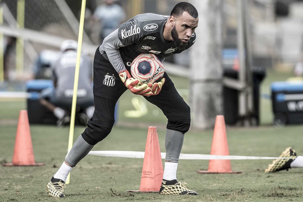 SANTOS-SP. EVERSON. JUSTIÇA NEGA LIMINAR.