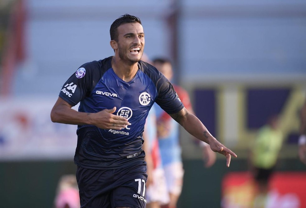 GUILHERME PARENTES. CORITIBA-PR.