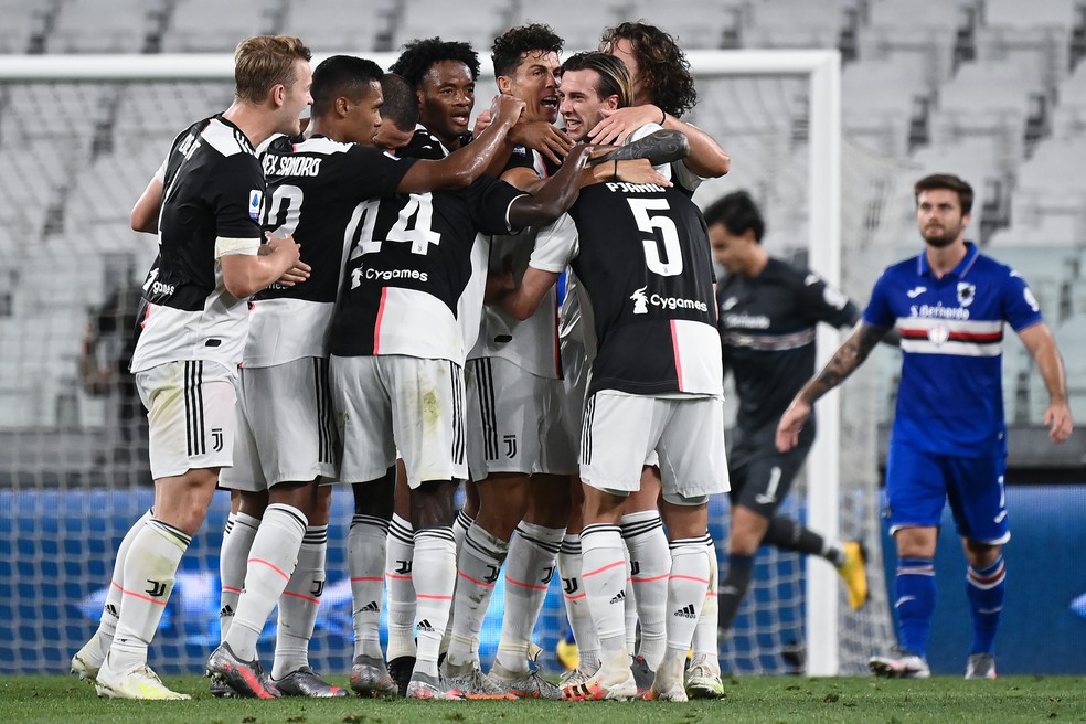 CAMPEÕES ITALIANOS. JUVENTUS. INTERNAZIONALE DE MILÃO. MILAN. LAZIO. ROMA. NAPOLI. SAMPDORIA. GENOA.