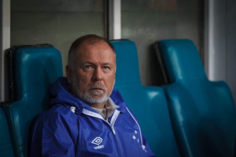 MANO MENEZES. CRUZEIRO-MG. AUDIÊNCIA VIRTUAL.