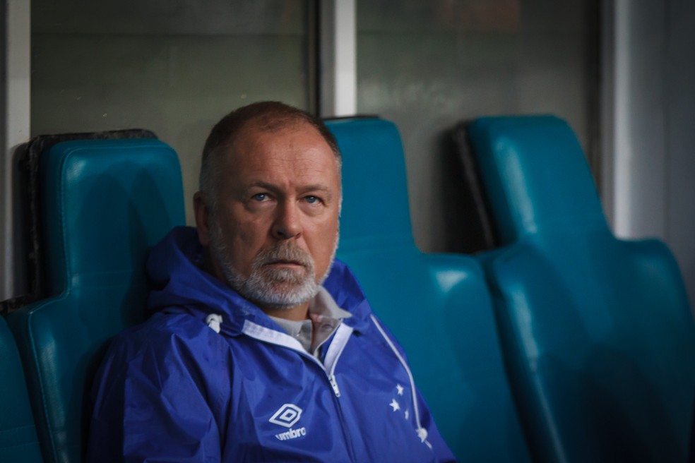 MANO MENEZES. CRUZEIRO-MG. AUDIÊNCIA VIRTUAL.
