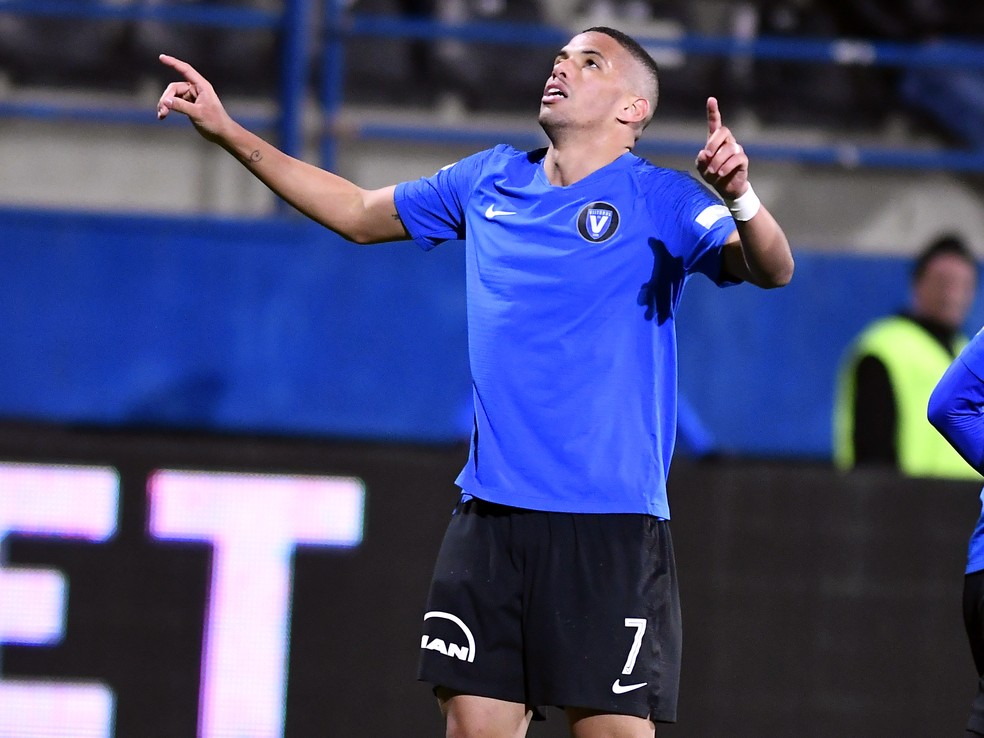 FUTEBOL ROMENO. RIVALDO.