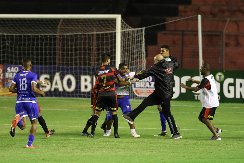 CAMPEONATO PERNAMBUCANO. SPORT-PE. VITÓRIA-PE.