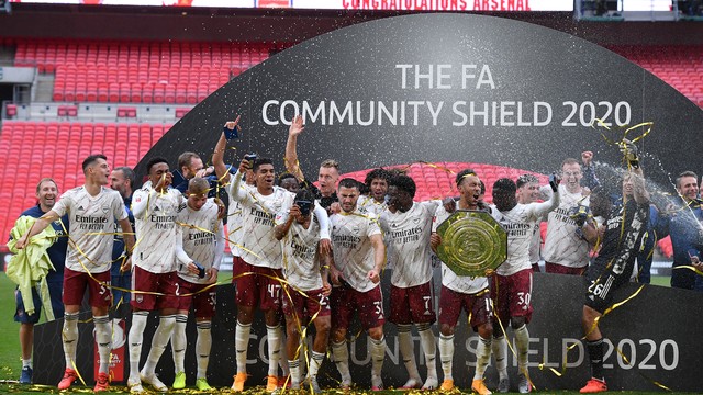 FINAL DA SUPERCOPA DA INGLATERRA. JOGO ÚNICO. ARSENAL. CAMPEÃO. LIVERPOOL. VICE-CAMPEÃO.