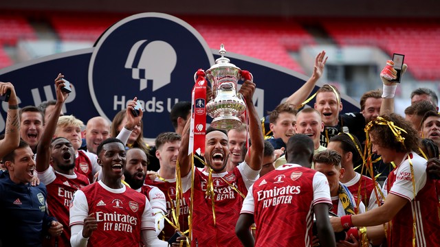 COPA DA INGLATERRA. ARSENAL. CAMPEÃO. DÉCIMA QUARTA VEZ. CHELSEA. VICE-CAMPEÃO. INGLATERRA.