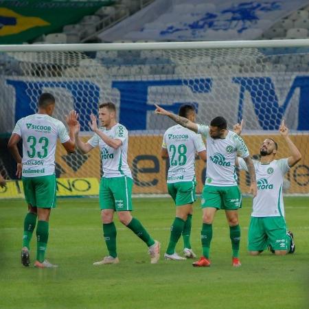 CAMPEONATO BRASILEIRO DA SÉRIE B. DE 2020. PRIMEIRA FASE. QUARTA RODADA. CRUZEIRO-MG. CHAPECOENSE-SC.