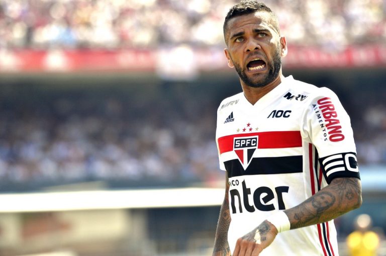 SÃO PAULO-SP. DANIEL ALVES.