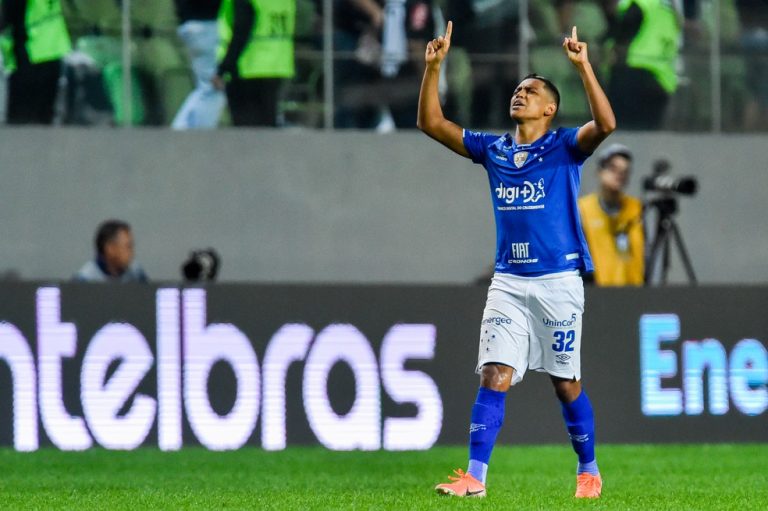 PEDRO ROCHA. DÍVIDA. CRUZEIRO-MG. FIFA.