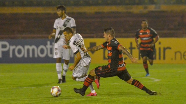 CAMPEONATO BRASILEIRO DA SÉRIE B EM 2020. PRIMEIRA FASE. QUARTA RODADA. PONTE PRETA-SP. OESTE-SP.