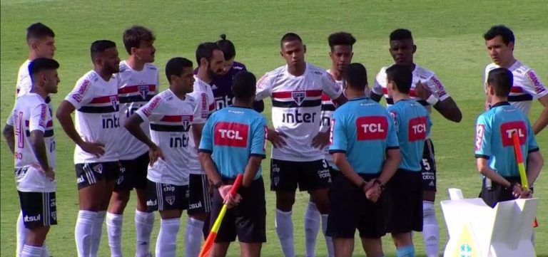 PARTIDA ADIADA. CBF. CONFEDERAÇÃO BRASILEIRA DE FUTEBOL.