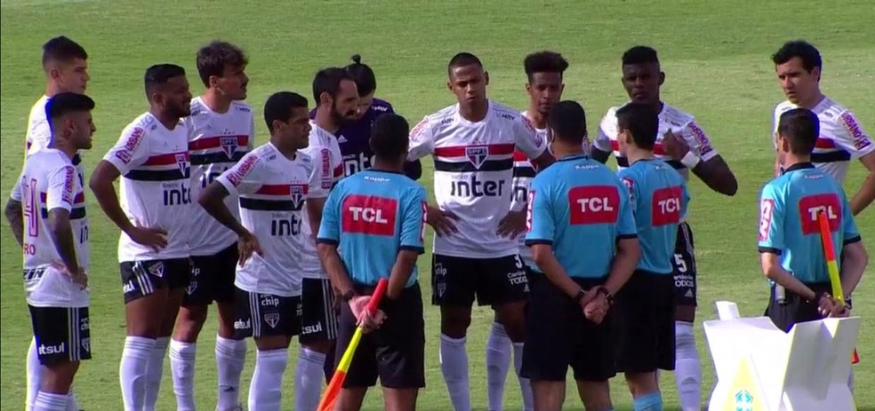 PARTIDA ADIADA. CBF. CONFEDERAÇÃO BRASILEIRA DE FUTEBOL.
