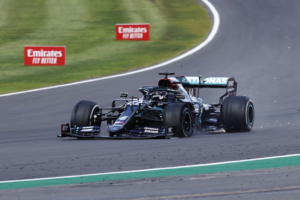 GRANDE PRÊMIO DA INGLATERRA. LEWIS HAMILTON.