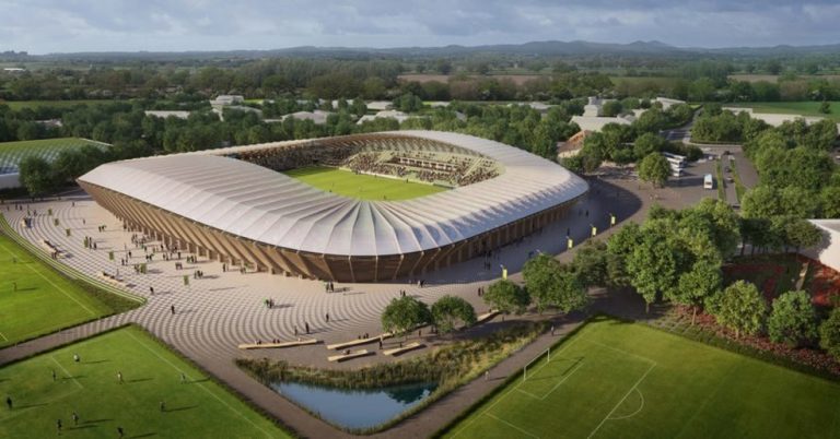 TIME INGLÊS. ECO. ECO PARK. VERDE. FOREST GREEN ROVERS. QUARTA DIVISÃO. INGLATERRA.