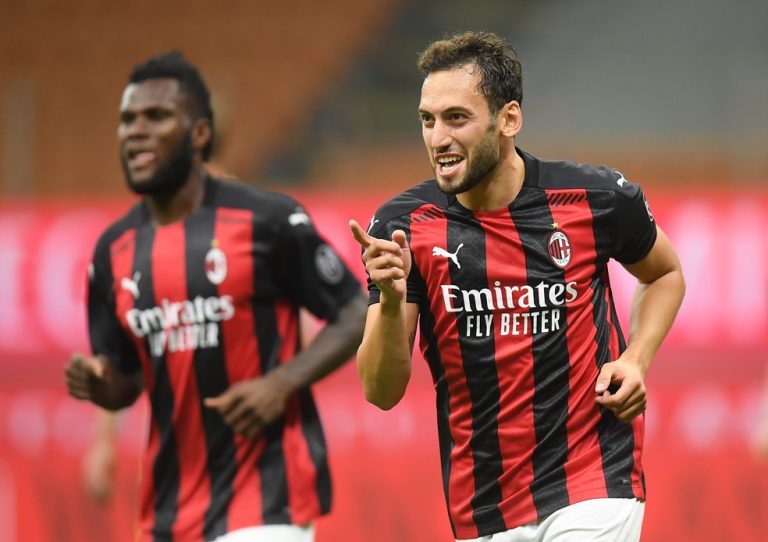 LIGA EUROPA. PLAY OFF. MILAN. CLASSIFICADO.