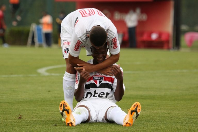 CAMPEONATO BRASILEIRO DE FUTEBOL SUB-20. PRIMEIRA FASE. PRIMEIRA RODADA. ATHLETICO-PR. SÃO PAULO-SP.