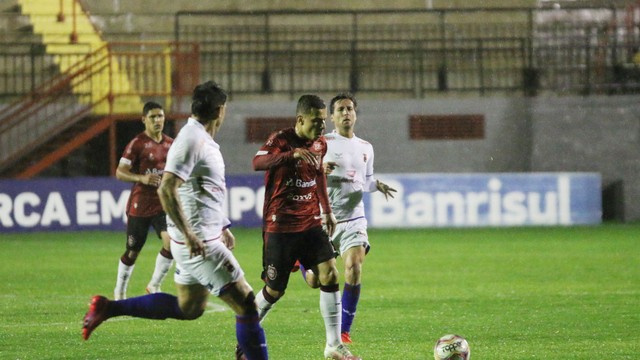 CAMPEONATO BRASILEIRO DA SÉRIE B DE 2020. PRIMEIRA FASE. DÉCIMA PRIMEIRA RODADA. BRASIL DE PELOTAS-RS. PARANÁ CLUBE-PR.