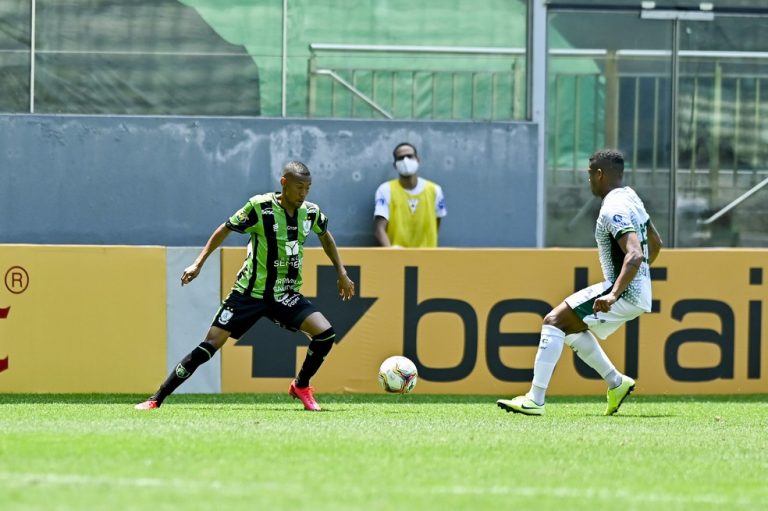 CAMPEONATO BRASILEIRO DA SÉRIE B DE 2020. PRIMEIRA FASE. DÉCIMA TERCEIRA RODADA. GUARANI-SP. AMÉRICA-MG.