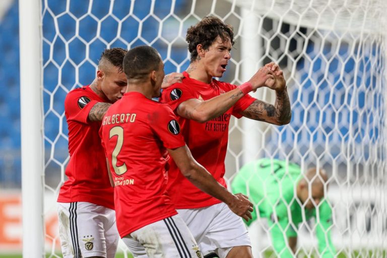 LIGA EUROPA TEMPORADA 2020.2021. FASE DE GRUPOS. GRUPO D. PRIMEIRA RODADA. BENFICA. PORTUGAL. LECH POZNAN. POLÔNIA.