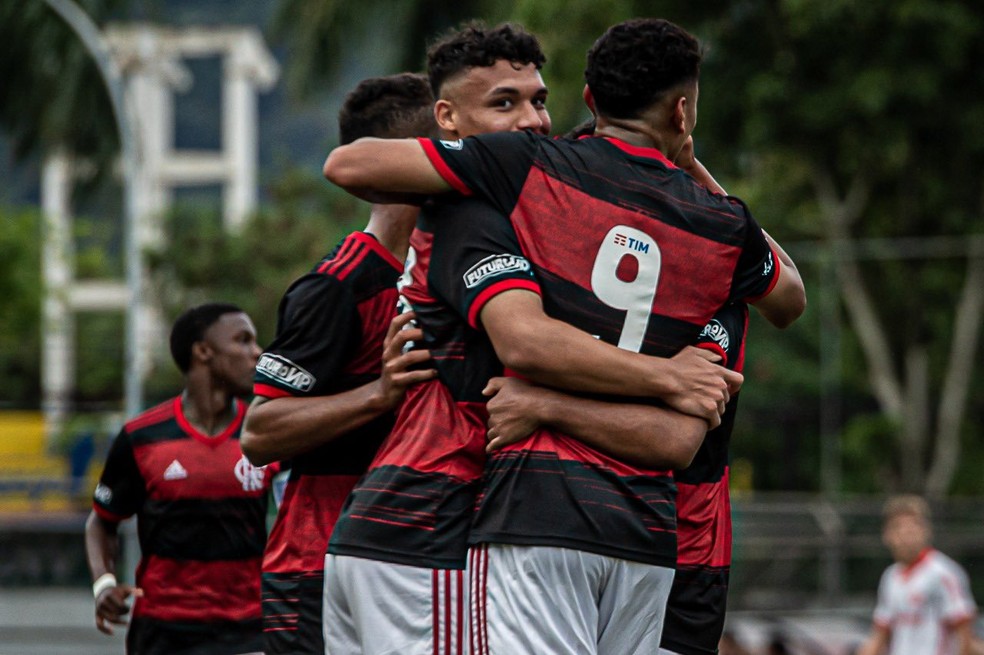 CAMPEONATO BRASILEIRO DE FUTEBOL SUB-17. PRIMEIRA FASE. GRUPO B. TERCEIRA RODADA. FLAMENGO-RJ. INTERNACIONAL-RS.