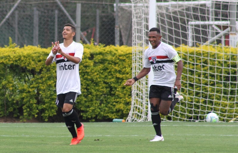 CAMPEONATO BRASILEIRO DE FUTEBOL SUB-17. PRIMEIRA FASE. GRUPO A. CORINTHIANS-SP. AMÉRICA-MG. GRUPO B. SÃO PAULO-SP. INTERNACIONAL-RS.