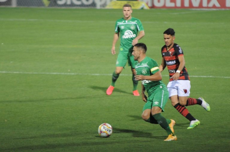 CAMPEONATO BRASILEIRO DA SÉRIE B DE 2020. PRIMEIRA FASE. VIGÉSIMA RODADA. CHAPECOENSE-SC. OESTE-SP.