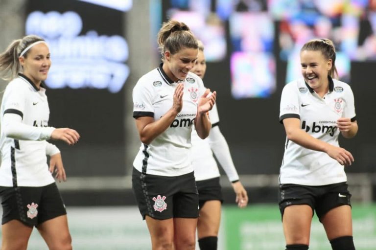 CAMPEONATO BRASILEIRO DE FUTEBOL FEMININO DA SÉRIE A1. DE 2020. QUARTAS DE FINAL. JOGO DE VOLTA. CORINTHIANS-SP. CLASSIFICADO. GRÊMIO-RS. ELIMINADO.