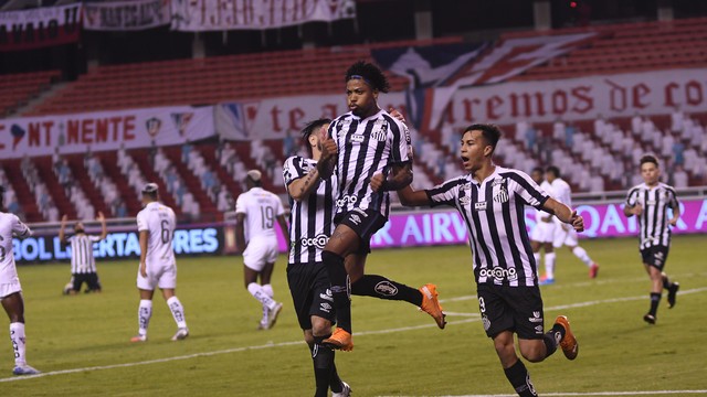 TAÇA LIBERTADORES DA AMÉRICA DE 2020. OITAVAS DE FINAL. JOGO DE IDA. LIGA DEPORTIVA UNIVERSITÁRIA DE QUITO. EQUADOR. SANTOS-SP. BRASIL.