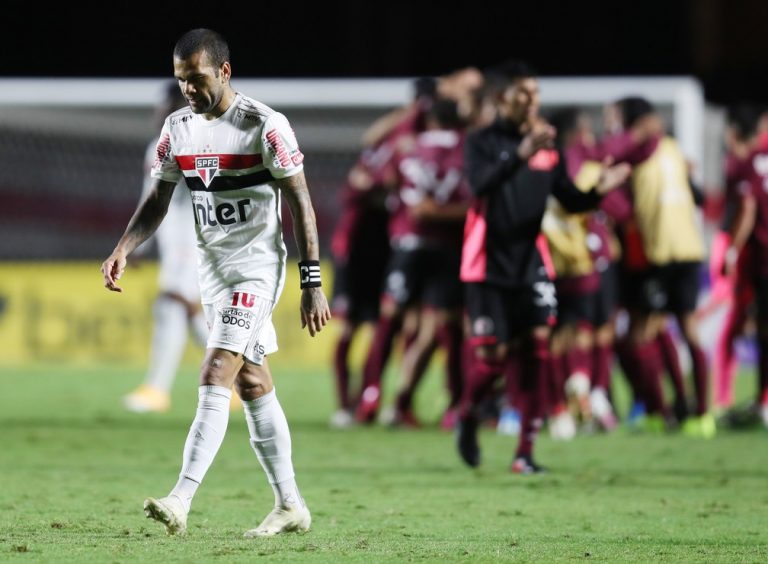 ELIMINAÇÃO DO SÃO PAULO-SP. CAMPEONATO PAULISTA. COPA DO BRASIL. COPA SUL-AMERICANA. TAÇA LIBERTADORES DA AMÉRICA.