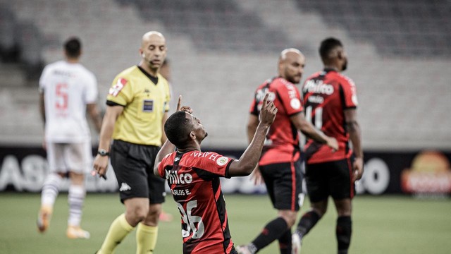 CAMPEONATO BRASILEIRO DA SÉRIE A DE 2020. PRIEMIRA FASE. VIGÉSIMA SÉTIMA RODADA. ATHLETICO-PR. VASCO-RJ.